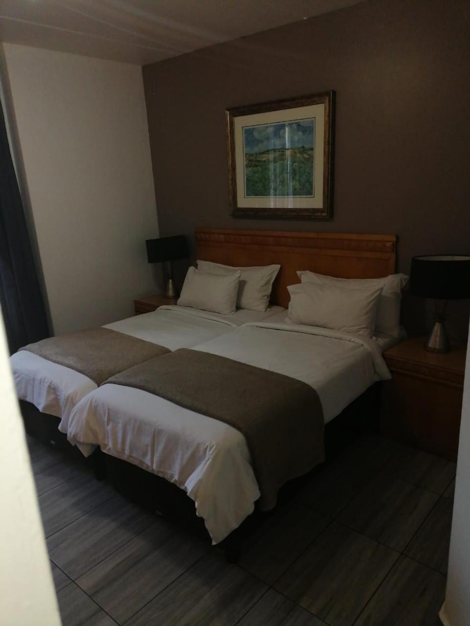 Airport Inn And Suites Edenvale Exteriér fotografie