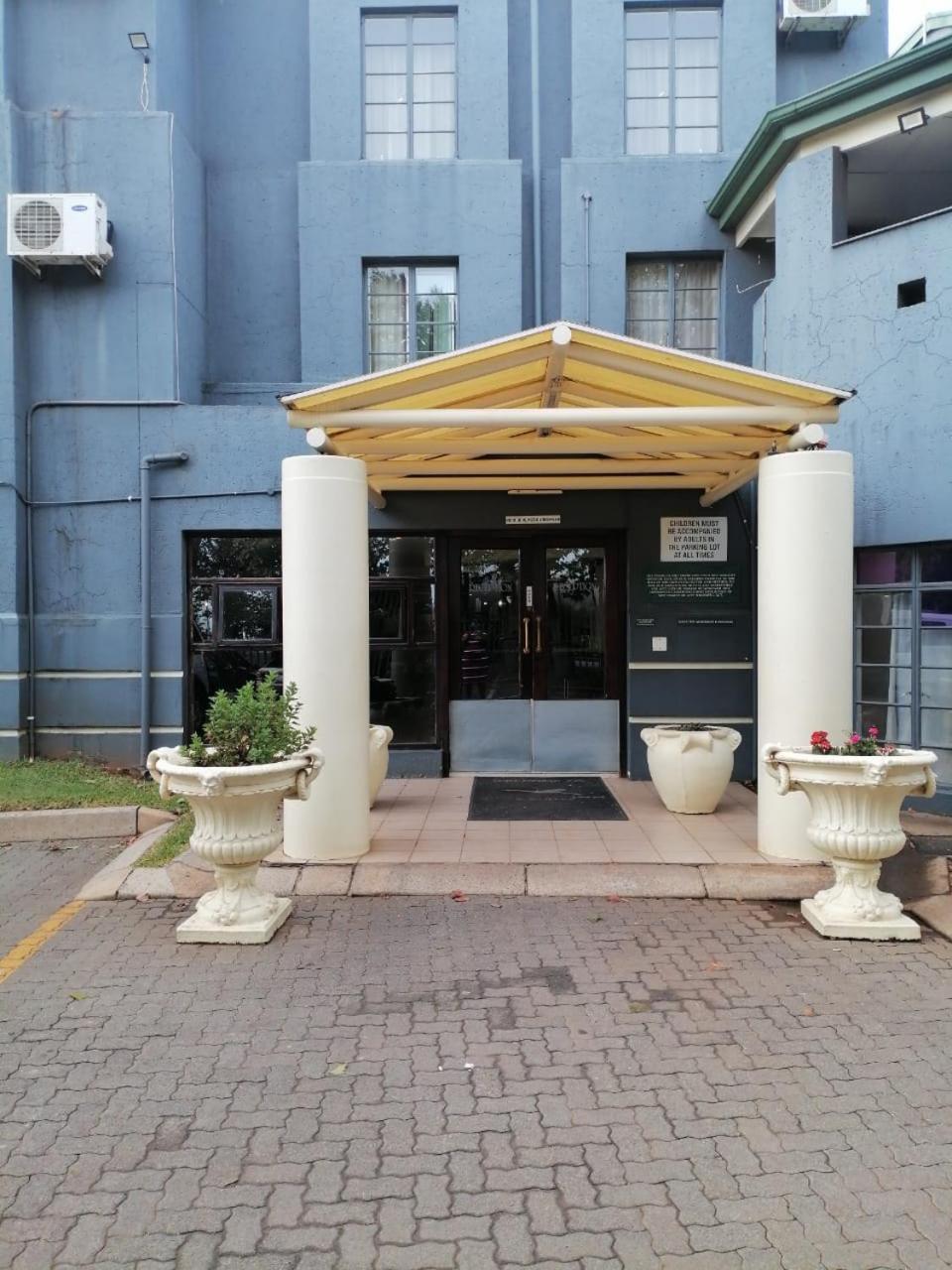 Airport Inn And Suites Edenvale Exteriér fotografie
